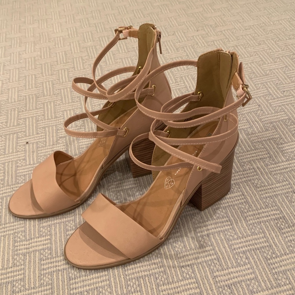 Strappy Sandals size 10! light brown